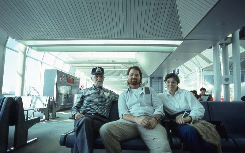 WT 0016 - Before - T01-30 Me Mom Pater OHare Nov-1990.jpg